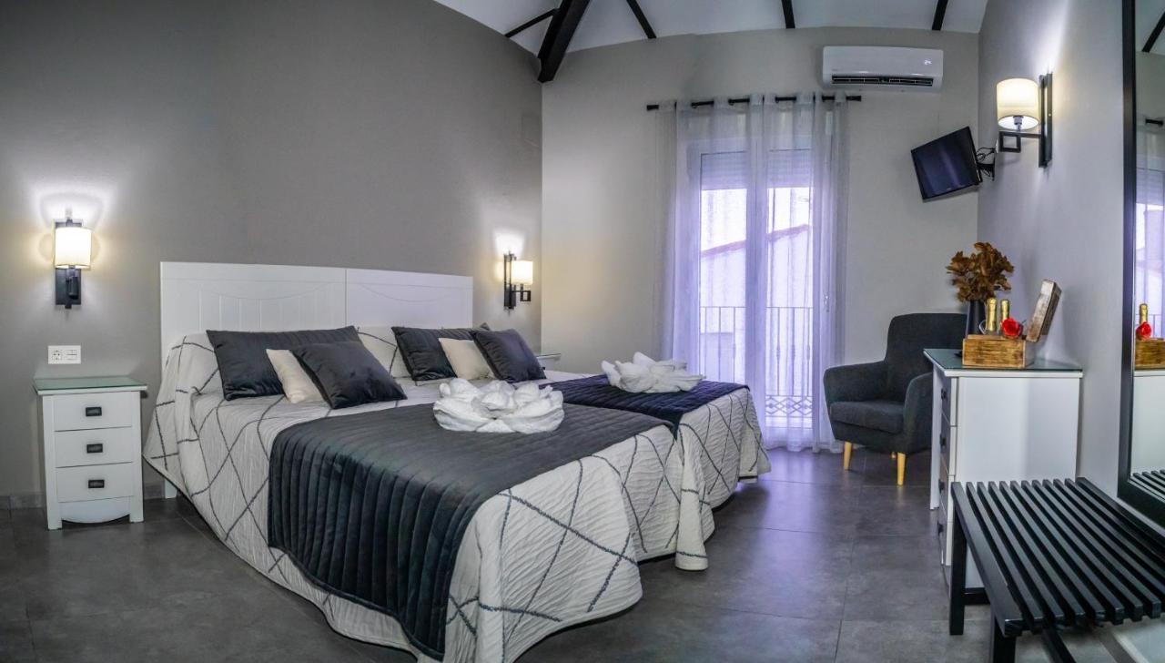 Apartamentos Turisticos El Altozano Fuentes de León Exteriér fotografie