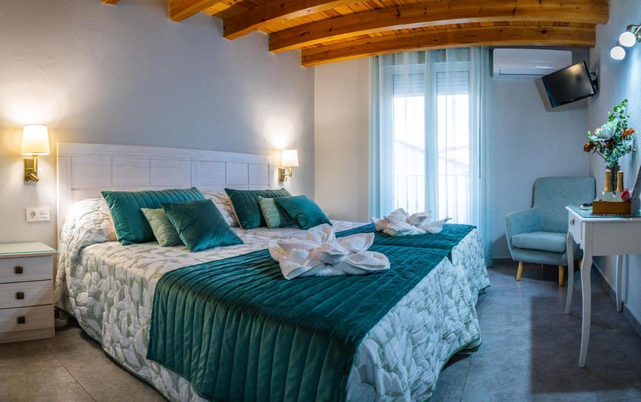 Apartamentos Turisticos El Altozano Fuentes de León Exteriér fotografie