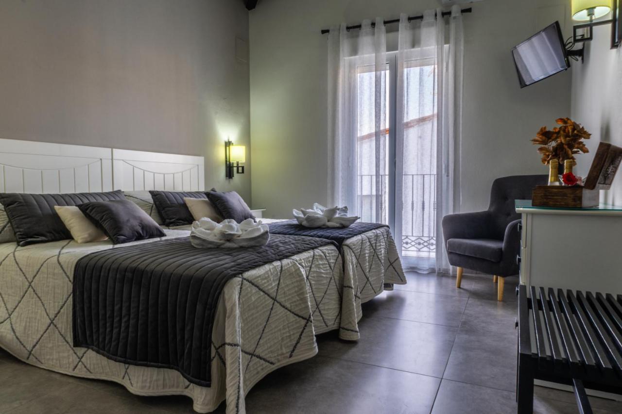 Apartamentos Turisticos El Altozano Fuentes de León Exteriér fotografie